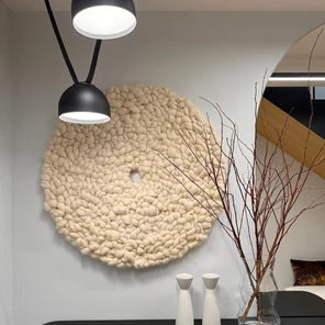 Круглое панно из шерсти мериноса